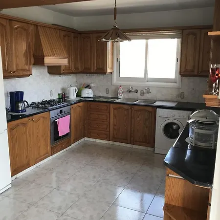 Central 3 Bedroom *