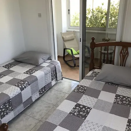 Central 3 Bedroom لارنكا